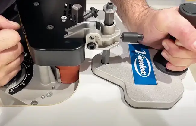 直線はもちろん、コーナー加工や小さなR面の縁張りにも最適です。